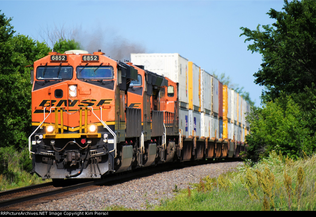 BNSF 6852